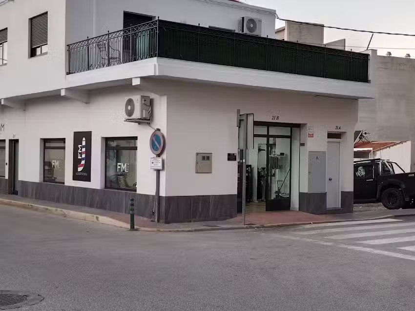 FMJ BARBER STUDIO