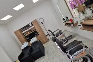 Francho’s Barber by Andreu Ribes