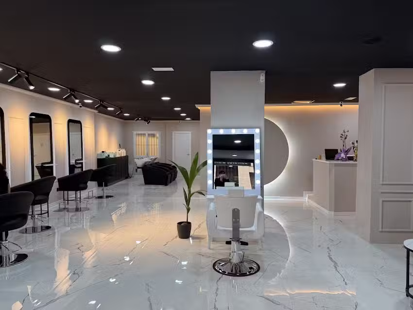 FUTUR BEAUT&Eacute; SALON