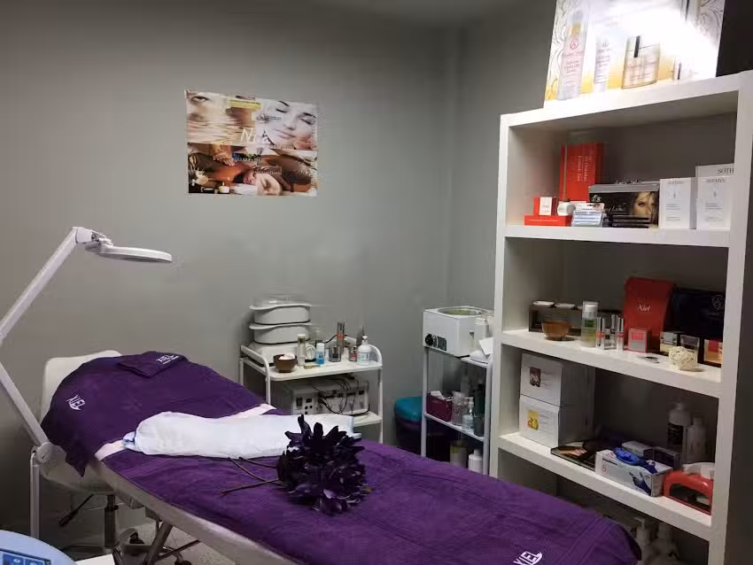 Gabinete de Est&eacute;tica &Aacute;frica & Vicky