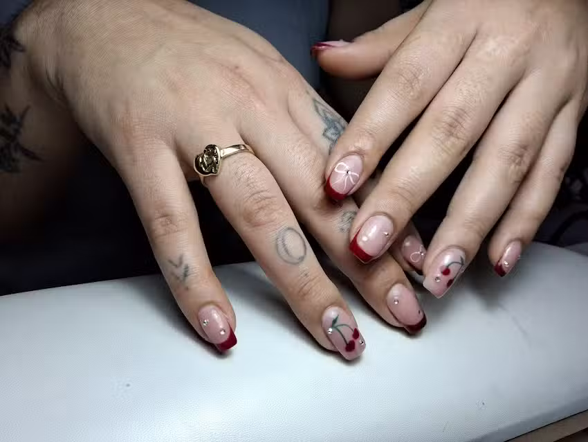 Gio Nails Peluquer&iacute;a en Valencia 🇪🇦/🇬🇧