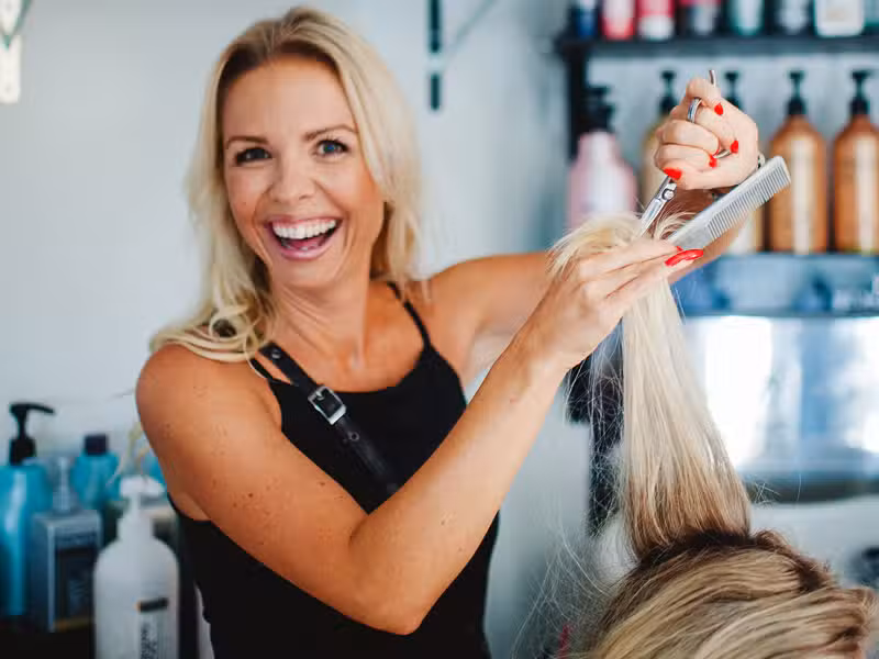 Hair by Linda in Los Naranjos Golf Club