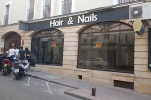 HAIR & NAILS