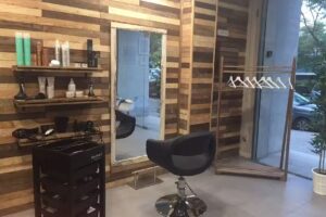 Hairlovers Perruquers