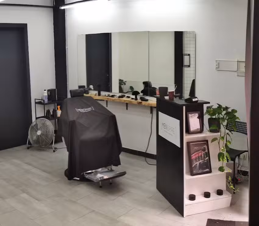 He • High end salon