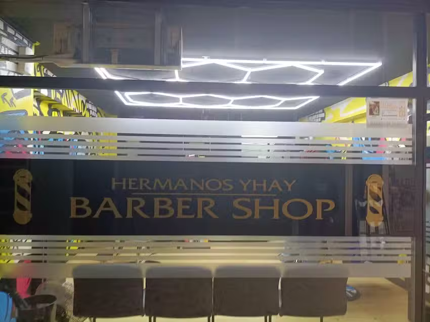 Hermanos Yhay Barber shop