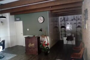 Hugos Barber
