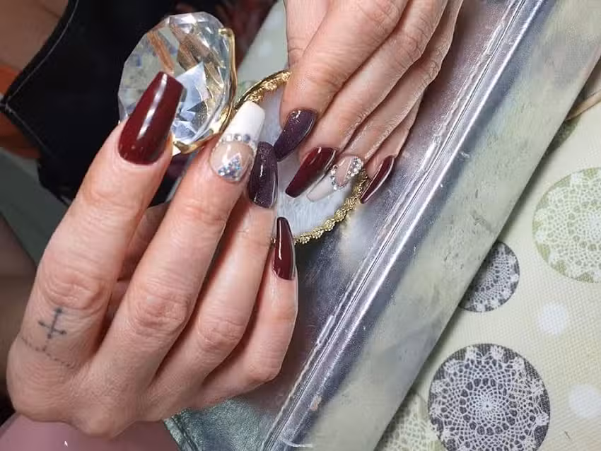 INNOVA PELUQUERIA Y ESTETICA AVANZADA