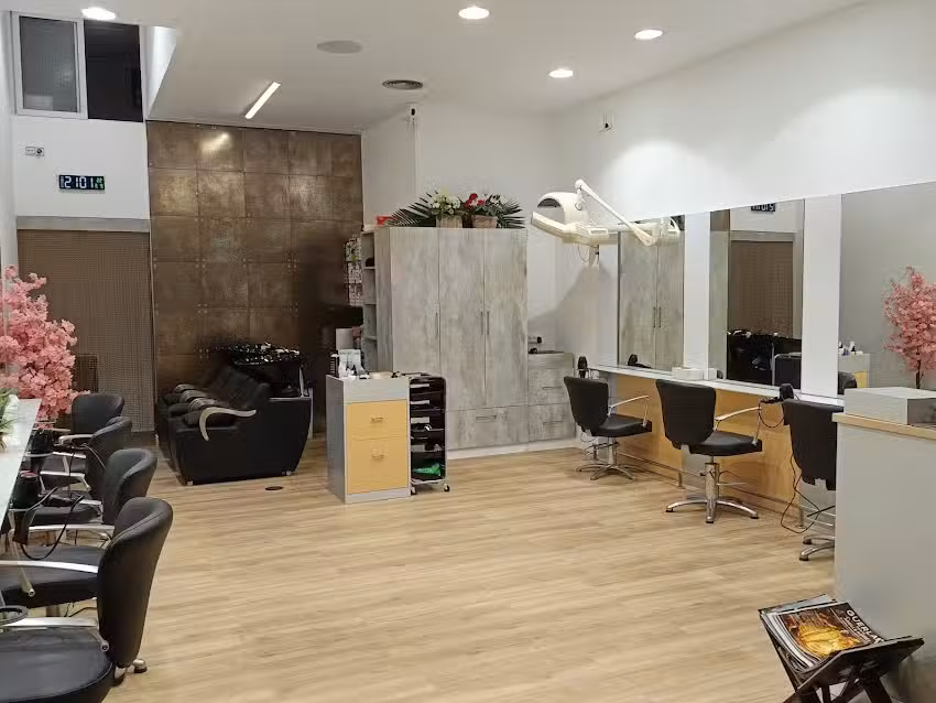 J & B Peluqueria (Unisex)