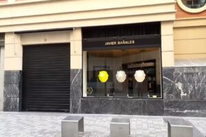 JAVIER BAÑALES – Estilista