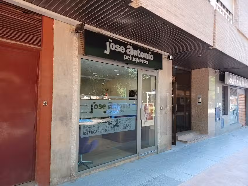Jose Antonio Peluqueros