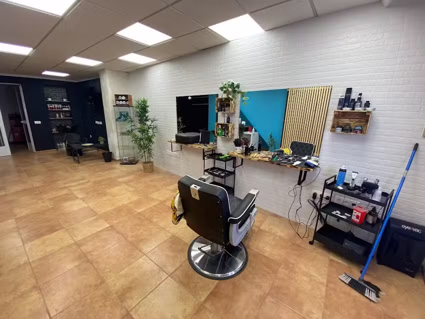 JP SAL&Oacute;N DE PELUQUER&Iacute;A / BARBER&Iacute;A