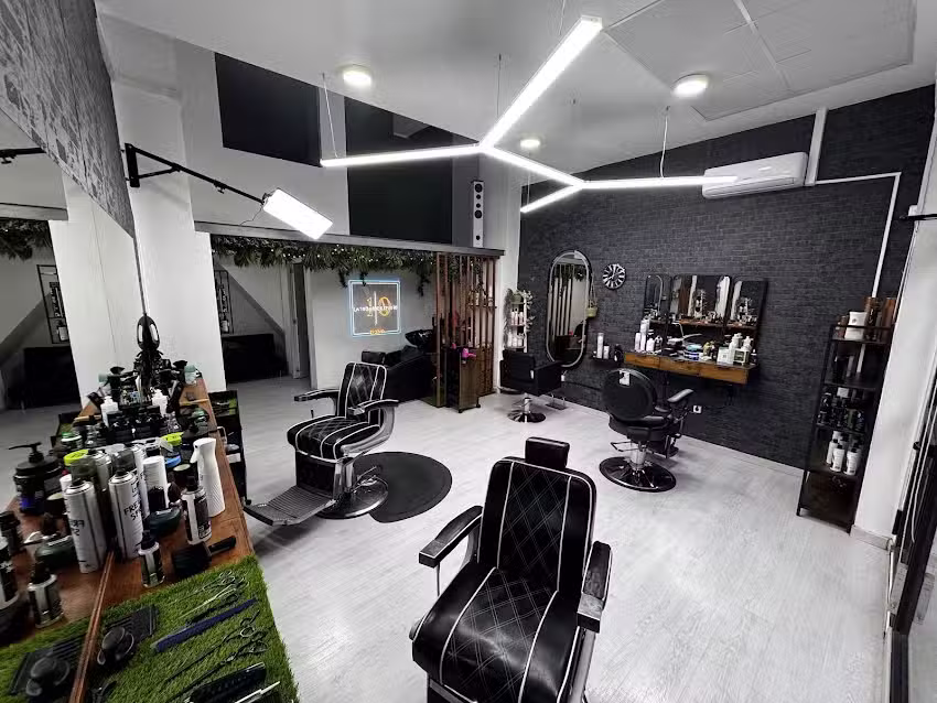 La 10 Barber Studio