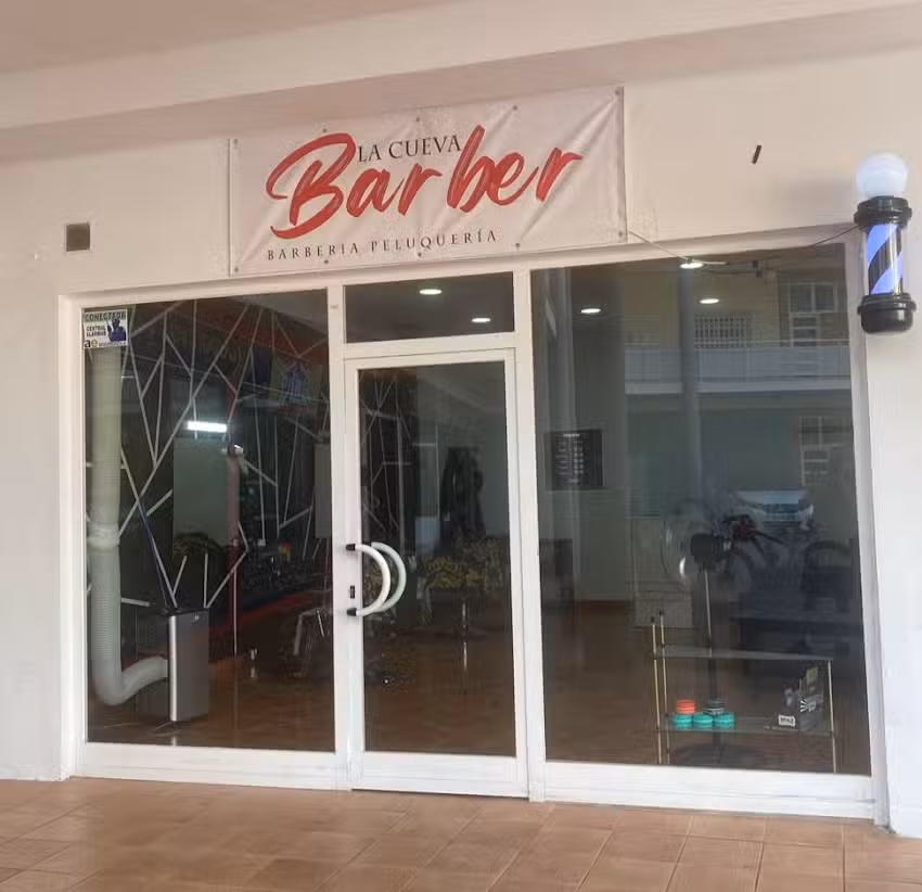 LA CUEVA BARBER