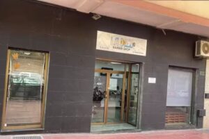 La diez barber shop