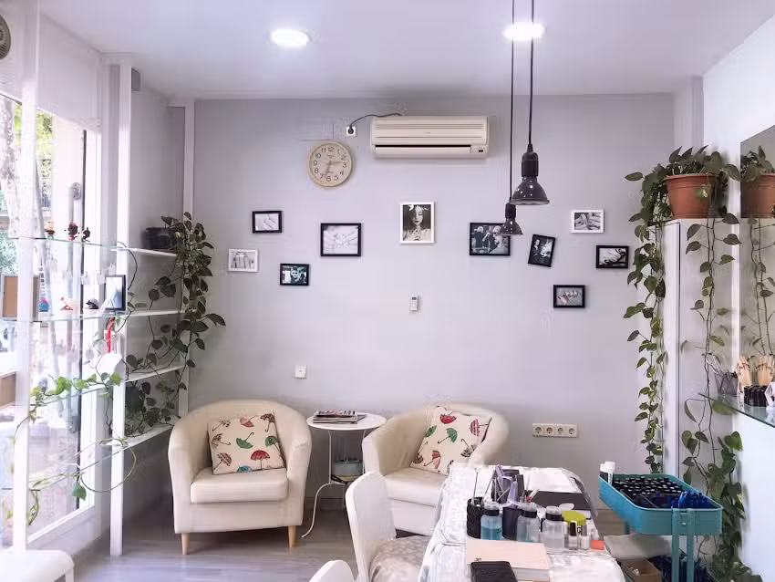 La Familia Perruqueria I Est&eacute;tica