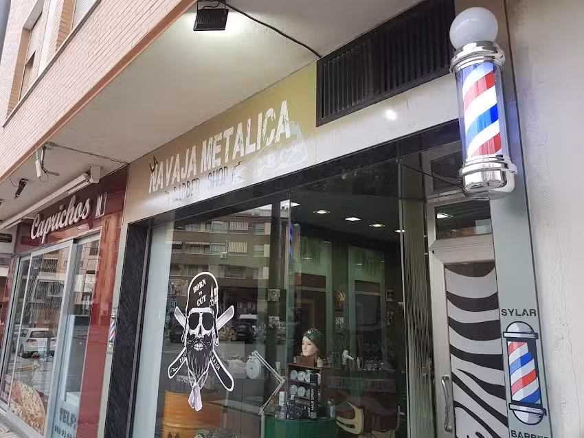 LA NAVAJA MET&Aacute;LICA/ANDRIUS BARBER