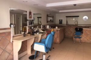 LARRY Barbería Peluquería De Caballeros