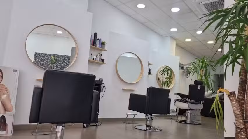 LE CLUB ALAQU&Agrave;S &ndash; Peluquer&iacute;a Est&eacute;tica L&aacute;ser U&ntilde;as