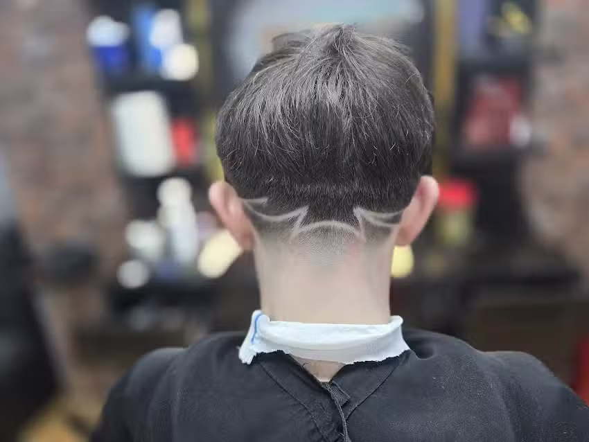Leo’s barbershop