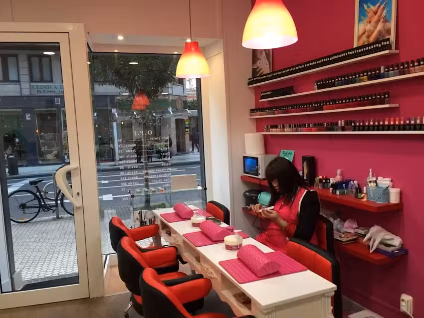LIDU Peluquer&iacute;a U&ntilde;as 丽都美发美甲店