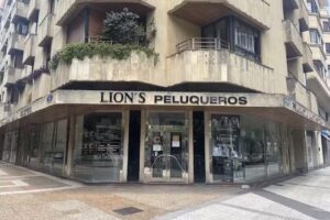 LION’S PELUQUEROS & ESTÉTICA GROS