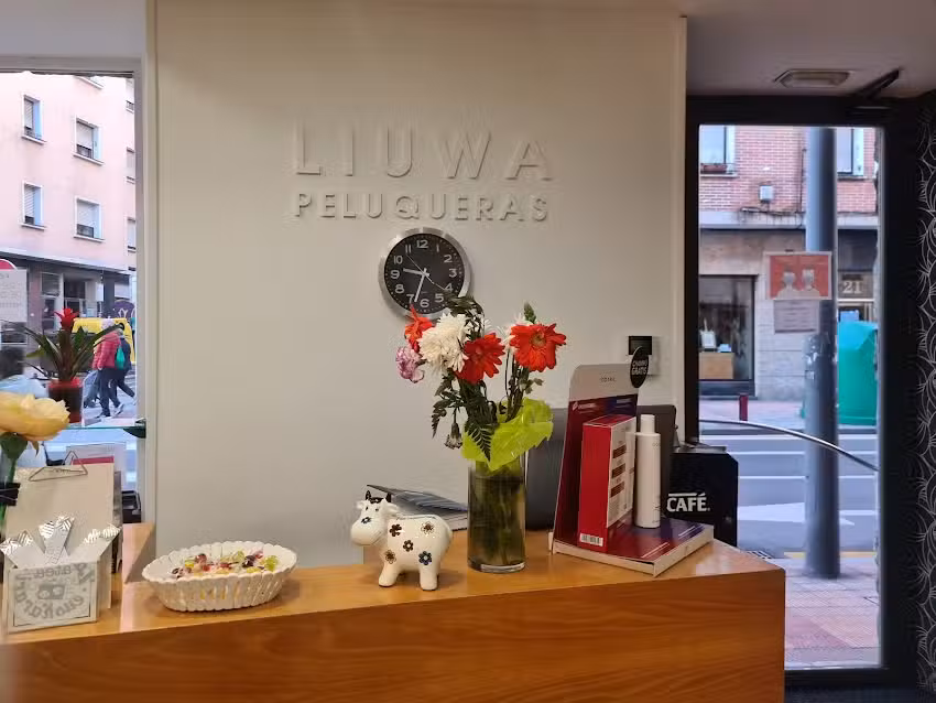 Liuwa Peluqueras