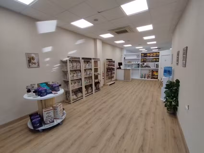 Llanos Esteban Peluquer&iacute;a Canina