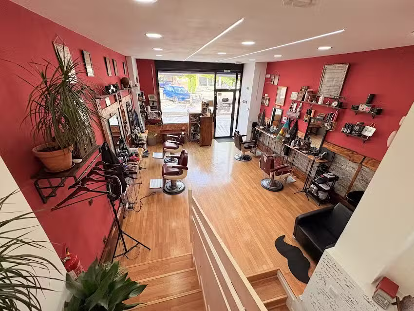 Los Tonsores Barbería