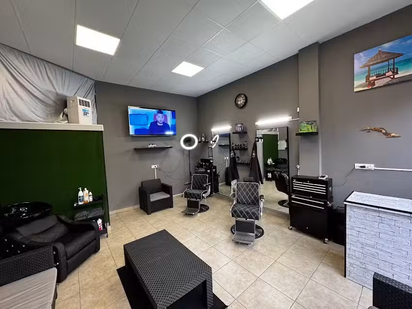 Luis Reinaldo Barber Shop