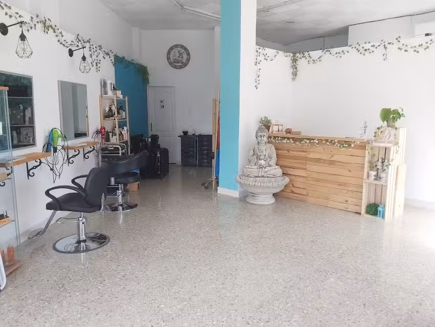 Luz Divina Peluquer&iacute;a y Esteticien
