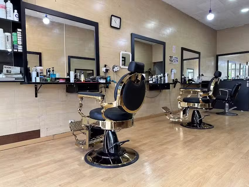 MA paco peluqueria unisex barber shop