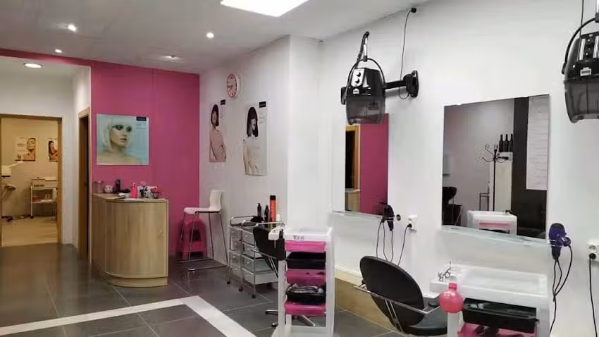Mamen Arenas Peluquer&iacute;a y Est&eacute;tica Unisex