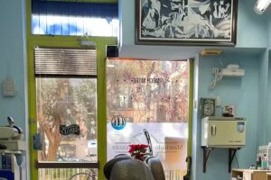 Manchado BARBERS ESTILISTES