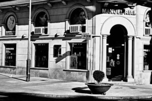 MANUEL RIAL PELUQUERÍAS SL