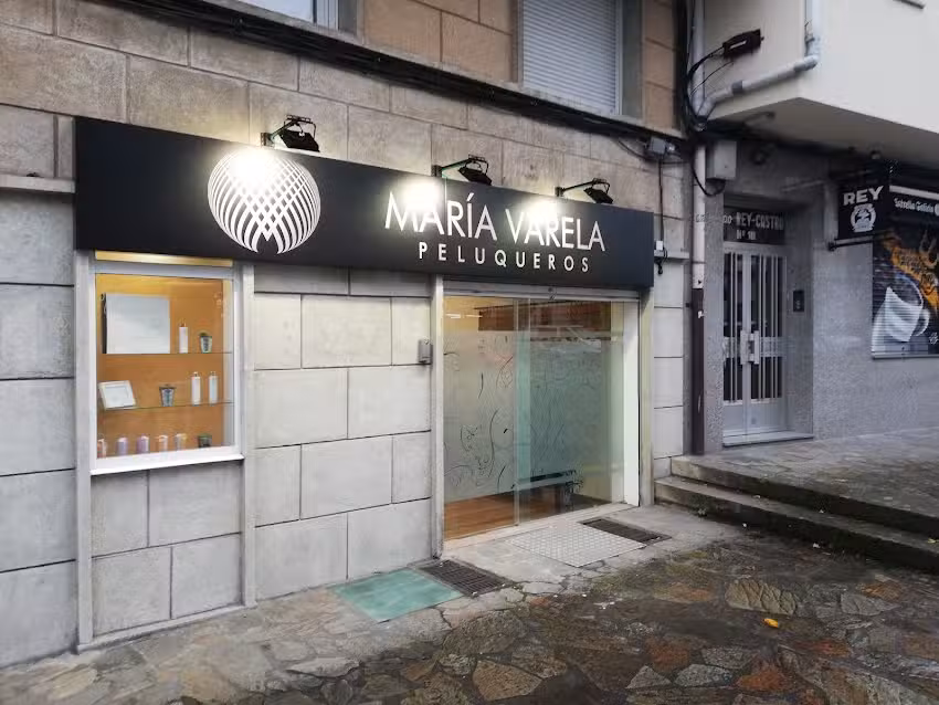 Mar&iacute;a Varela Peluqueros