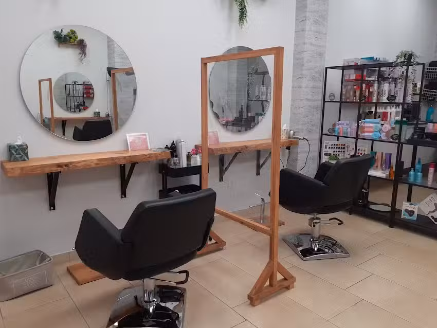 Matices PELUQUER&Iacute;A Hair station.