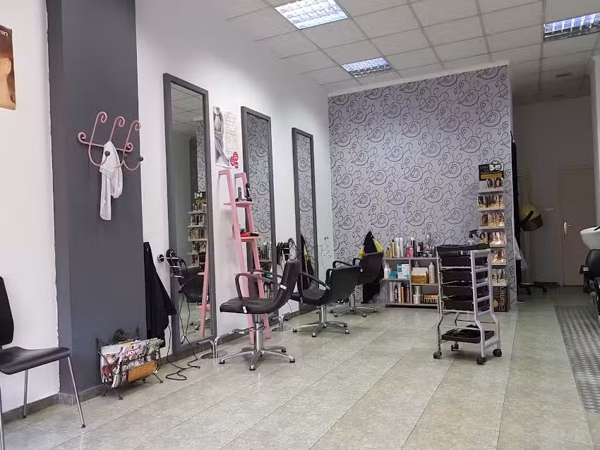 Maylen Peluquer&iacute;a y est&eacute;tica Torrevieja
