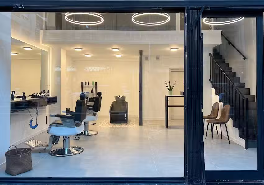 M&eacute;s Que Barbers by Lanza