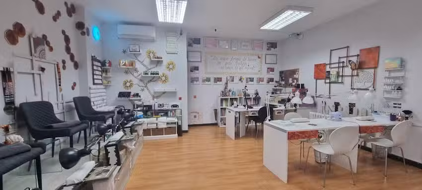 _NancyNails_ Academy