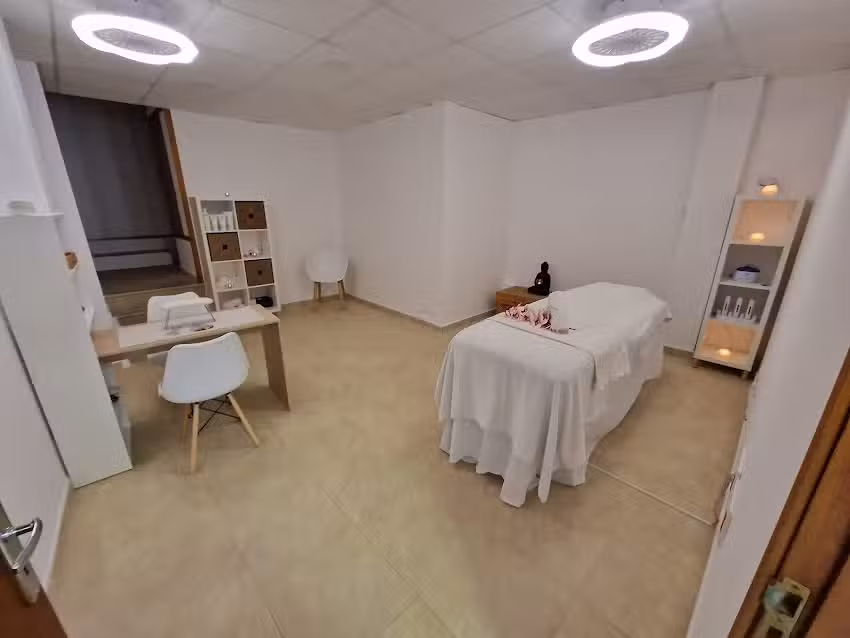 Neus Cobo Centre de Bellesa