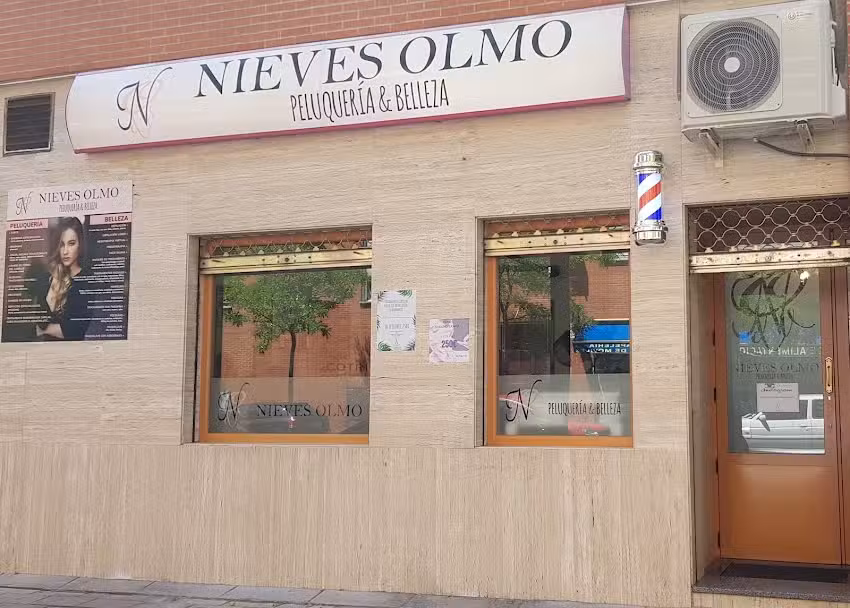 Nieves Olmo Peluquer&iacute;a & Belleza