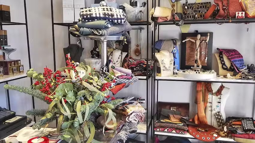 P m&aacute;s I Peluqueria Paki Tolosa Perfumeria Inma