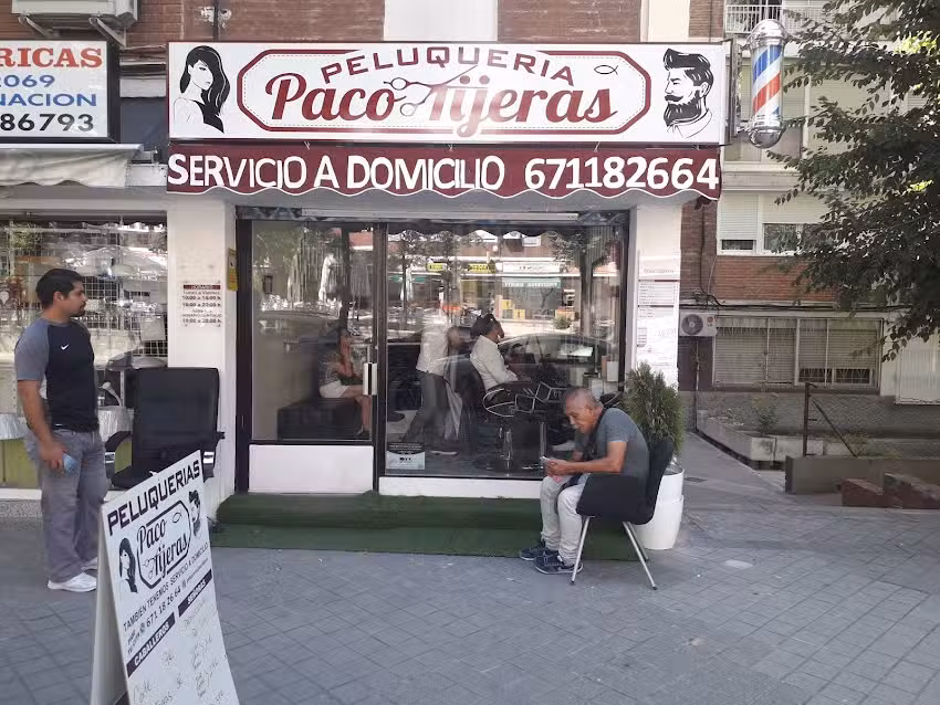 Paco Tijeras Barber Shop &laquo;ARTILLEROS&raquo;