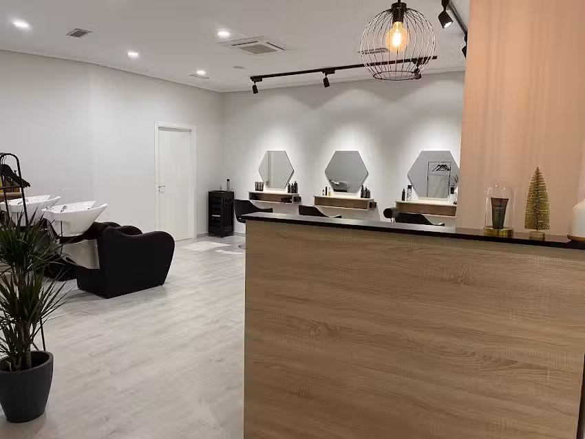 Paula Lage hair salon & beauty