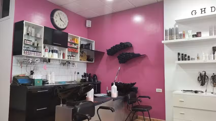 PELUK&rsquo;S PELUQUER&Iacute;A Y ESTETICA UNISEX.