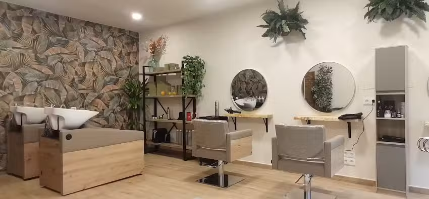 Peluquer&iacute;a AKELARRE
