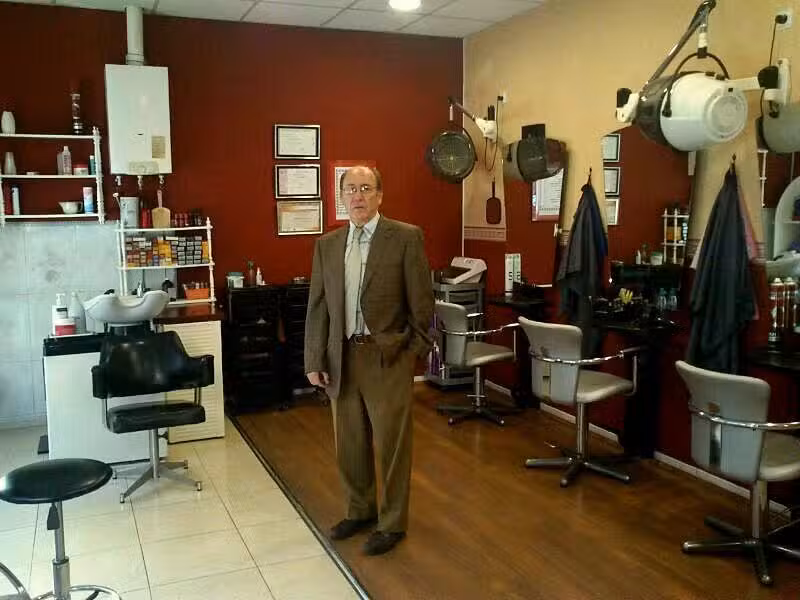 Peluquer&iacute;a Alberto ~ L&rsquo;Sal&oacute;n Since 1973