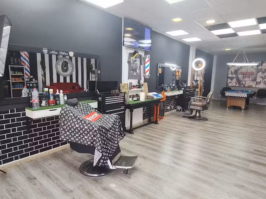 PELUQUER&Iacute;A ALEX URBAR