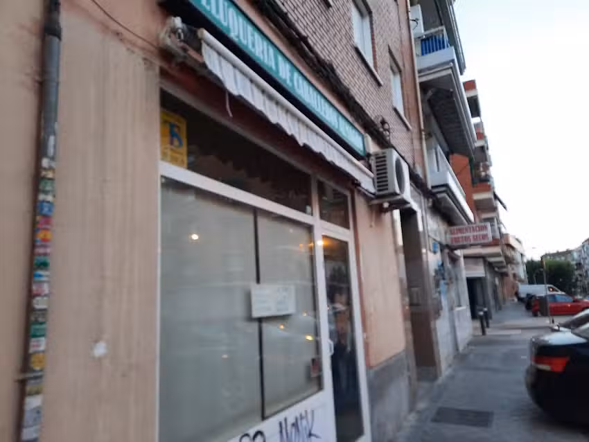 Peluquer&iacute;a Almagro